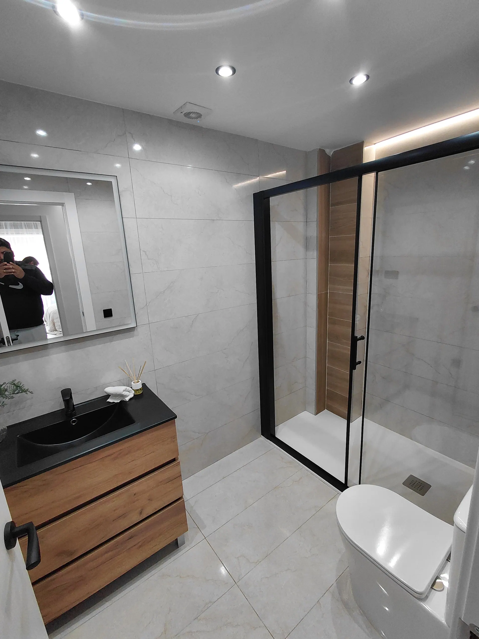 Baño reformado por Reformas GV en Barcelona